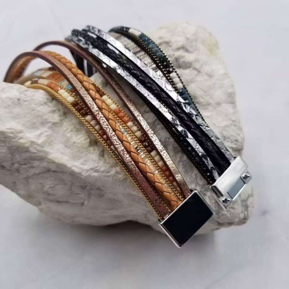 Boho Beaded Leather Wrap Magnetic Bracelet: Black