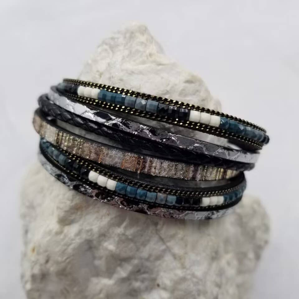 Boho Beaded Leather Wrap Magnetic Bracelet: Black